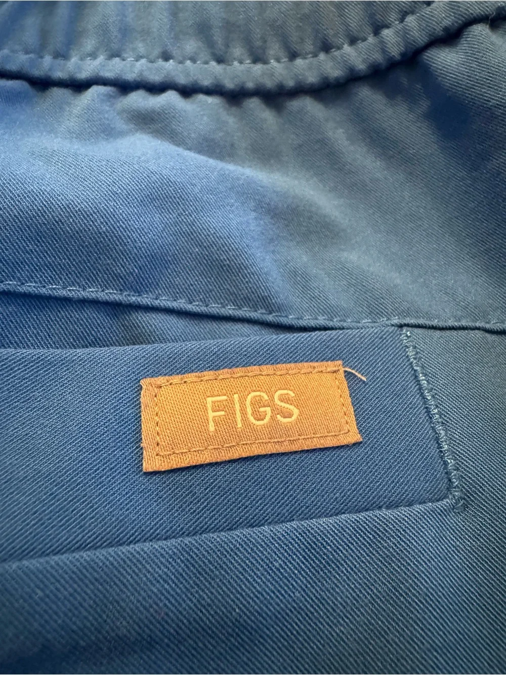 Men's FIGS royal blue jogger scrub pants, elastic waistband multiple pockets, M.